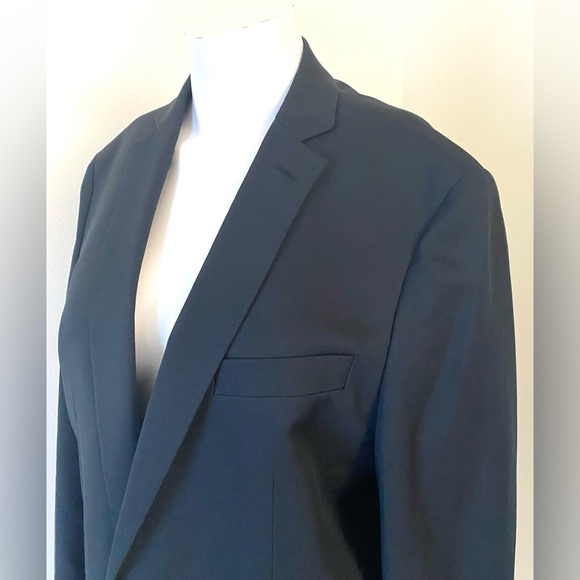 Haggar suite ( 2 pieces ) men’s classic. Looks like new. - Picture 3 of 15